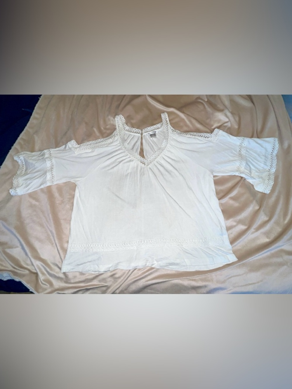 Women's White Cold-Shoulder Lace Trim Blouse Medium